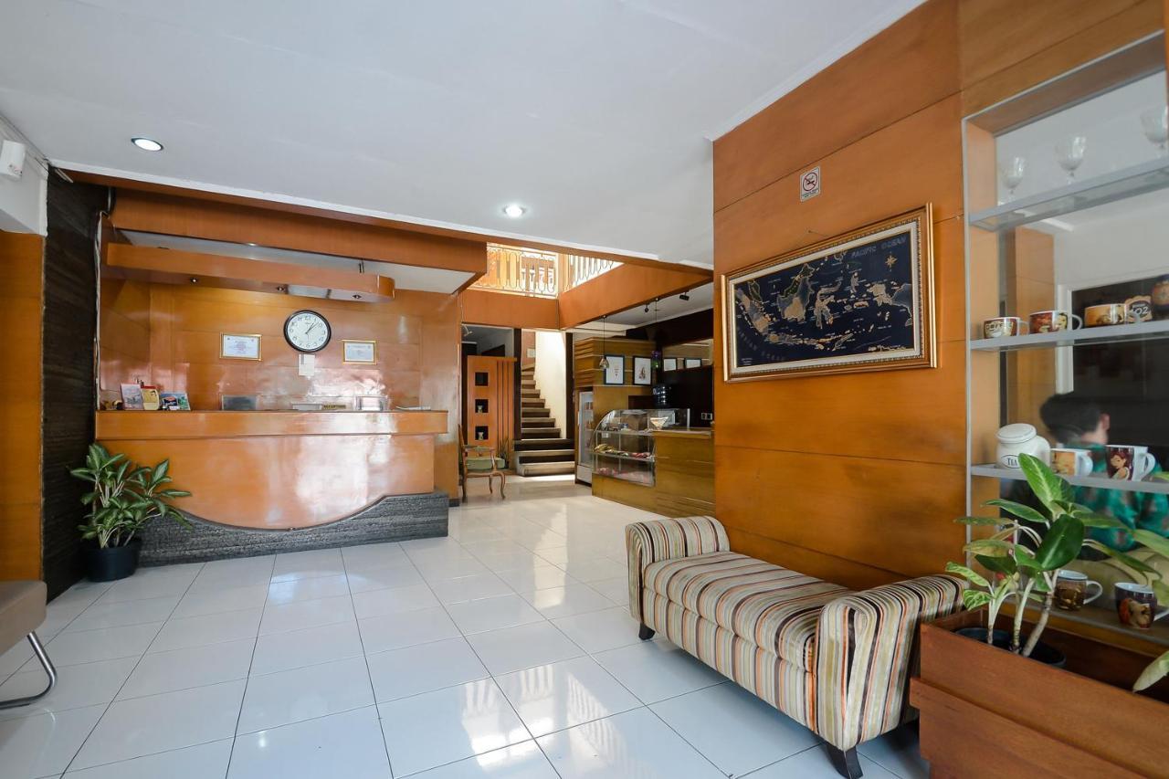 Sky Hotel Buah Batu 1 Bandung Exterior foto