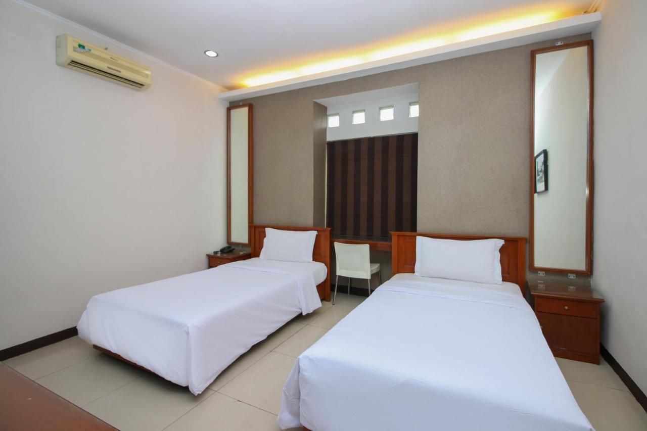 Sky Hotel Buah Batu 1 Bandung Exterior foto